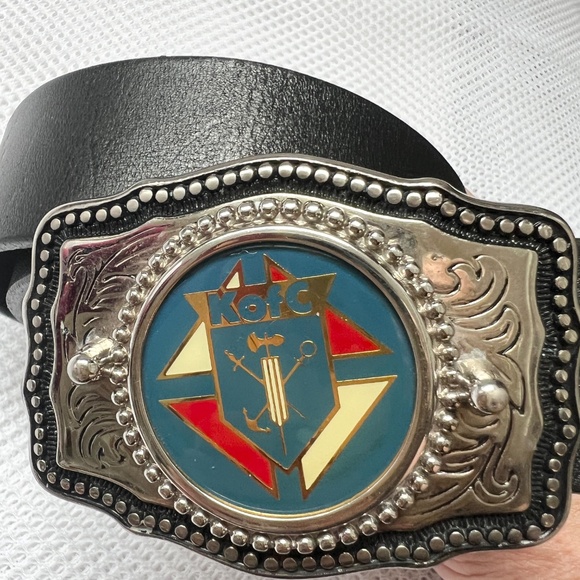 Knights of Columbus Buckle w. Brown Leather Belt 1 1/4" Wide Size 38 - Picture 2 of 10